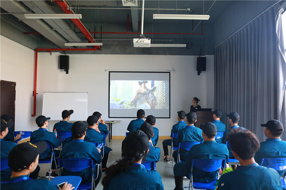 �����¶������ѧУʦ���ι��������������Ϸ��