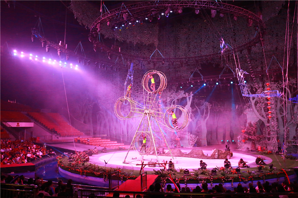 �����¶������ѧУʦ���ι��������������Ϸ��