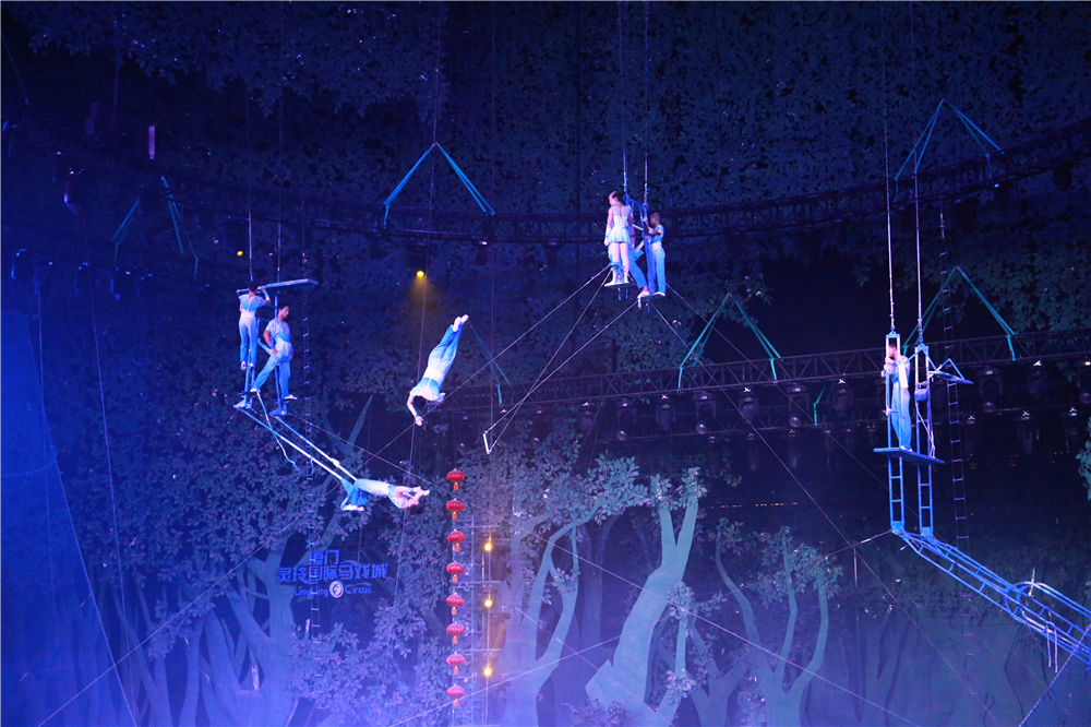 �����¶������ѧУʦ���ι��������������Ϸ��