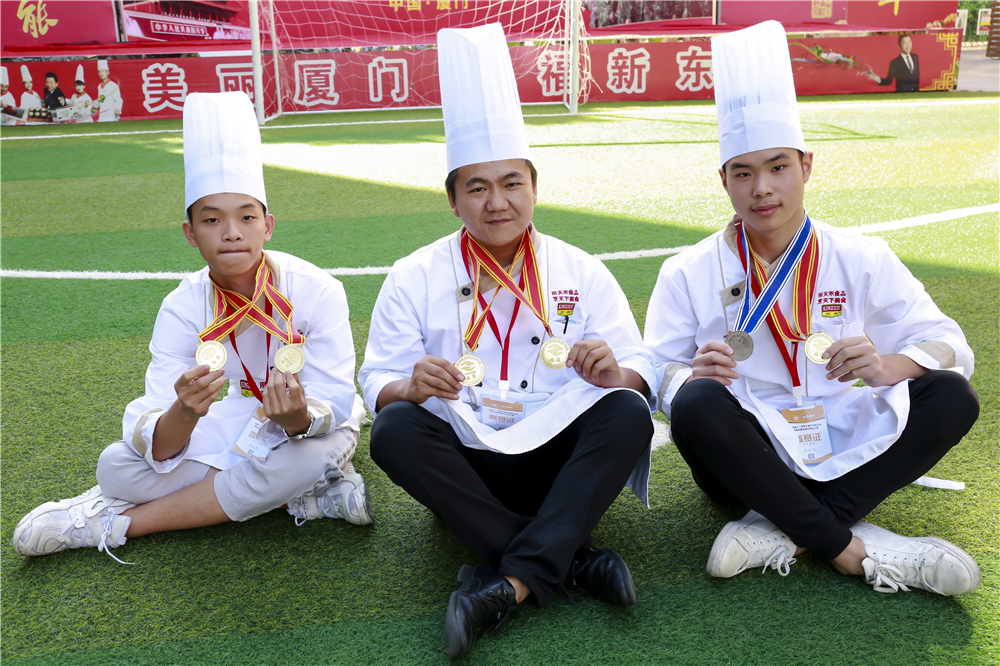 ��ʵ�����顿ף����Уʦ���ڡ����߽�ȫ������ҵְҵ���ܾ����ܾ��������ٻ����2ö��