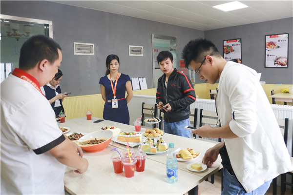 �����¶������ѧУ