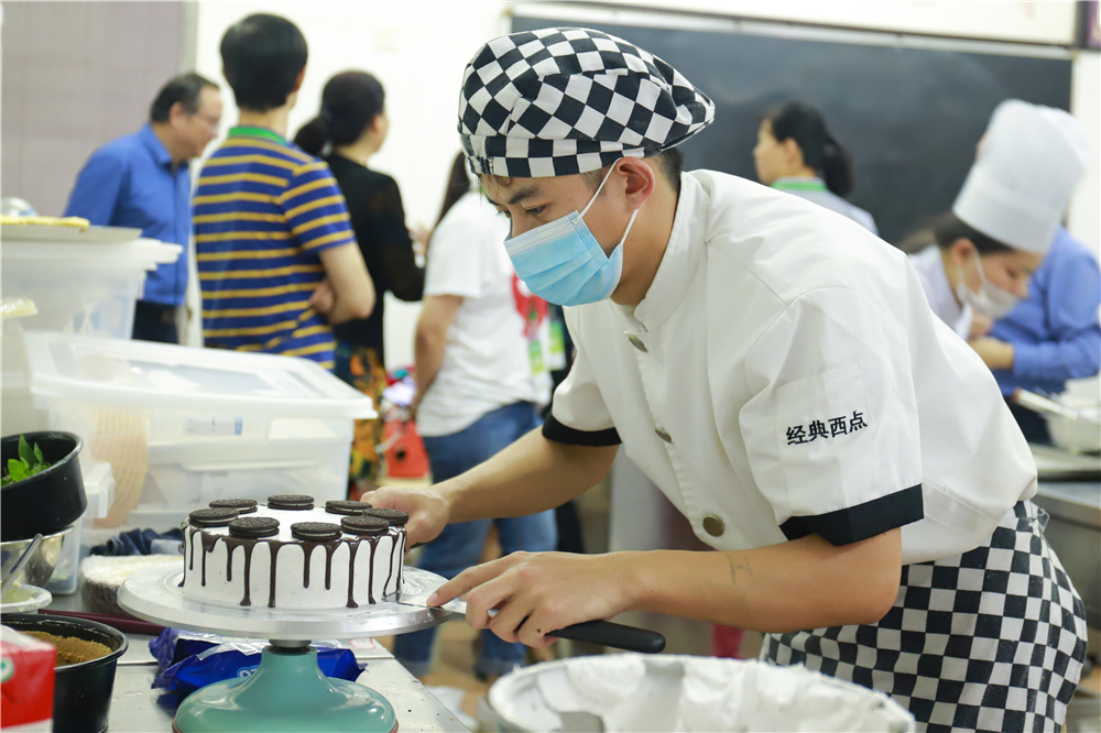 ��ϲѶ�� ����ף�������¶���ʦ���������ڡ������еڶ�ʮ�Ľ�ְ��������������ϲ���