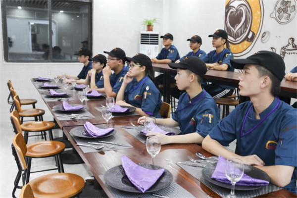 �����¶������ѧУ