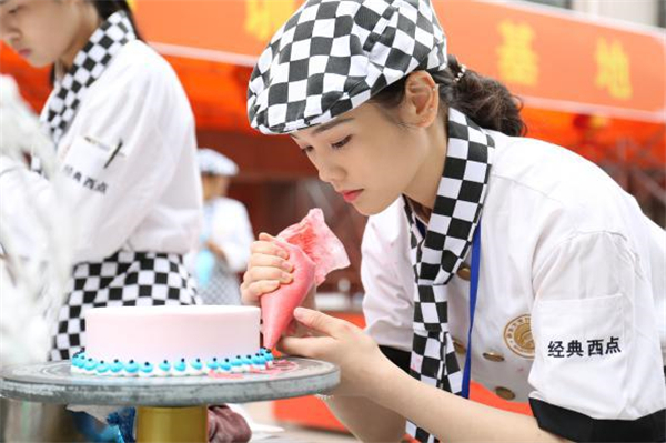 �����¶������ѧУ