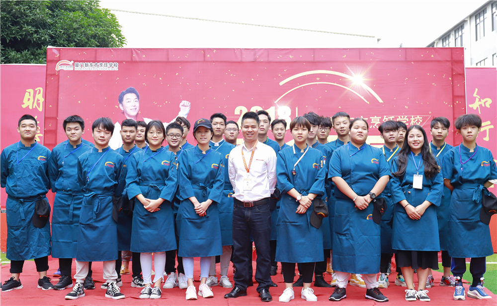 �Ҹ�ζ��30�ꡪ�������¶������ѧУ����רҵ�ҳ������