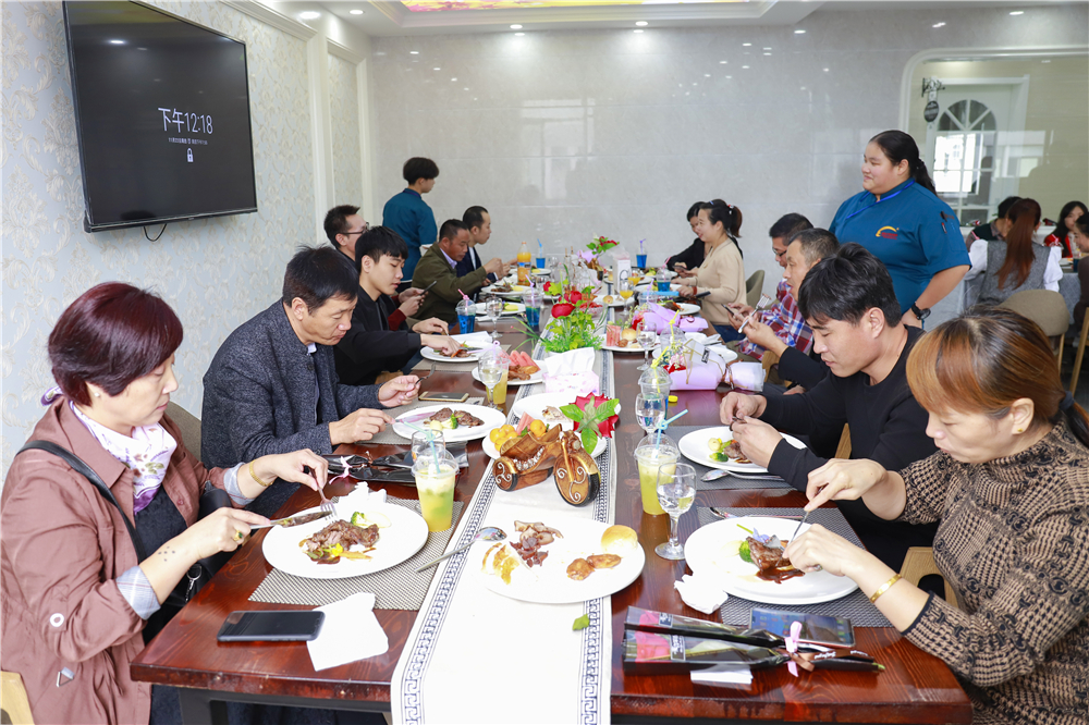 �Ҹ�ζ��30�ꡪ�������¶������ѧУ����רҵ�ҳ������