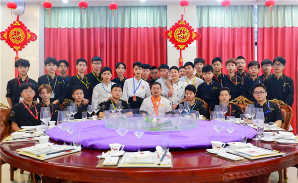 �����¶������ѧУ