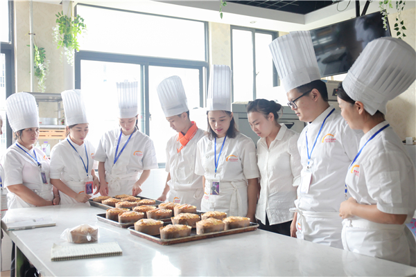 �����¶������ѧУ