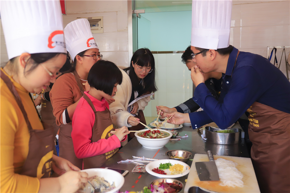 2018��������������ѧУ������ѵ�����չ�