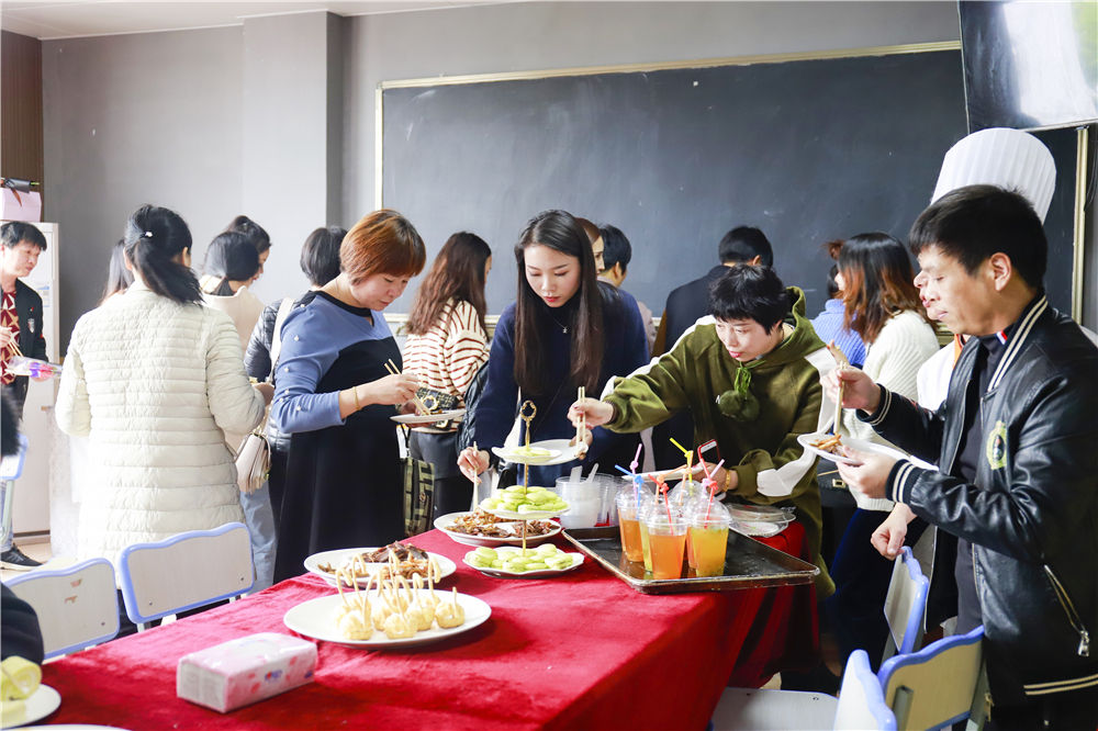 �Ҹ�ζ��30�꣬ʥ���ڼҳ������