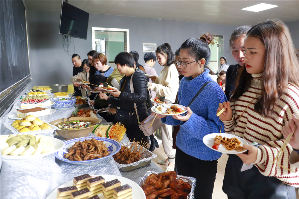 �Ҹ�ζ��30�꣬ʥ���ڼҳ������