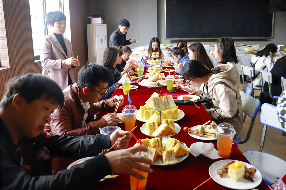 �Ҹ�ζ��30�꣬ʥ���ڼҳ������