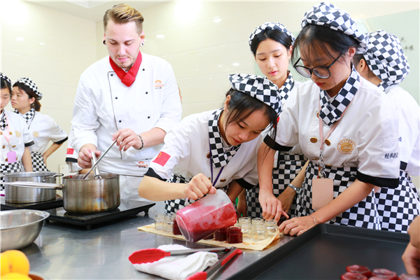 ��ѧ�����ĸ�ѧУ�ȽϺã�