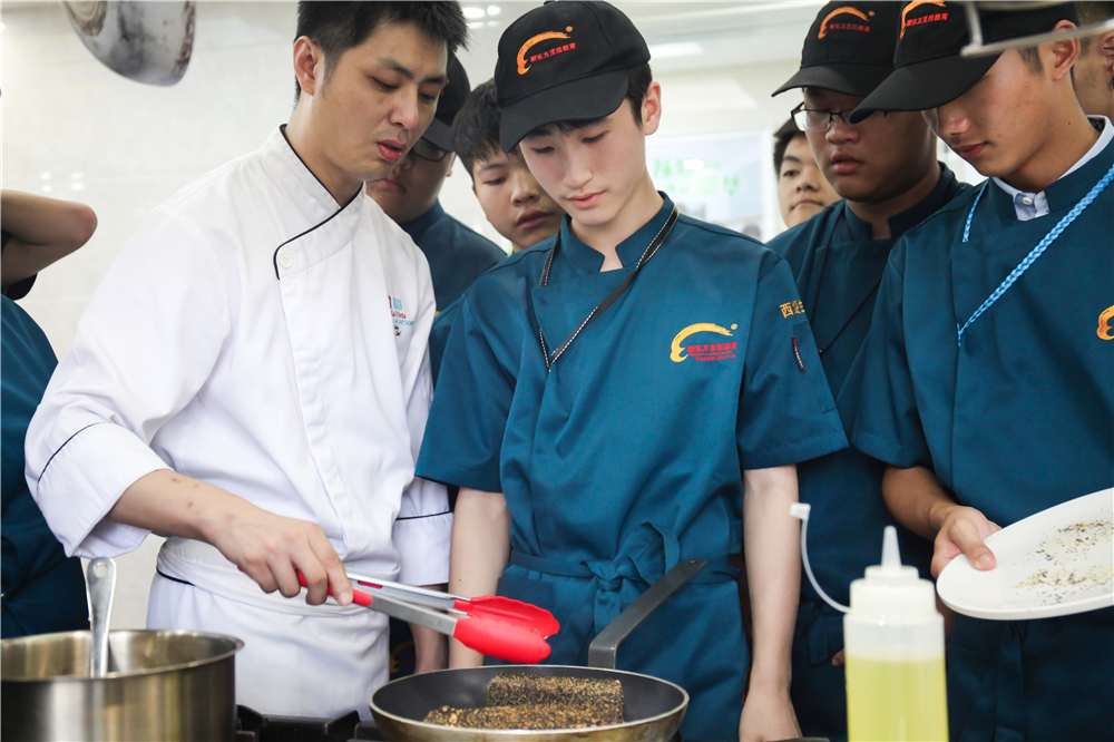 2018���ʦ��У԰