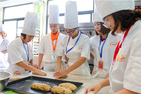 �����¶������ѧУ