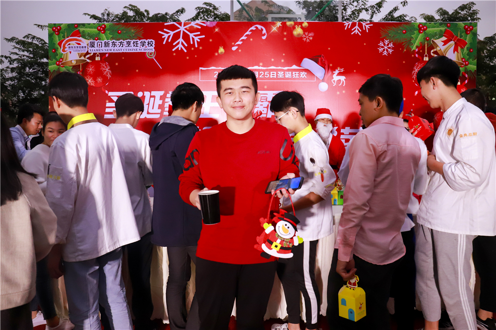 2018��ḻ��У԰�