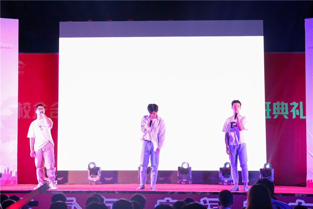 2018��ḻ��У԰�