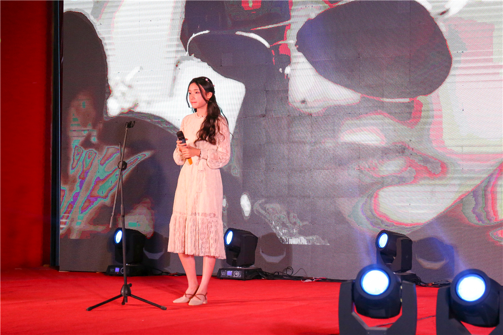 2018��ḻ��У԰�