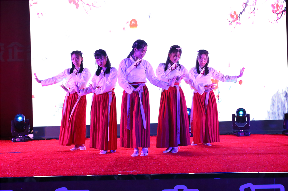 2018��ḻ��У԰�