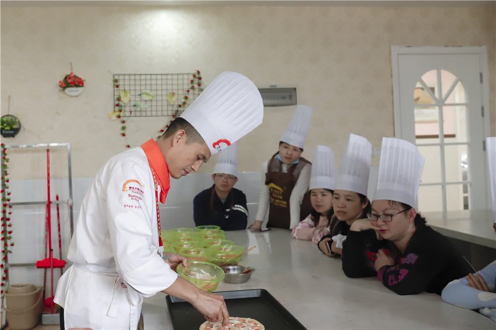 ������������ѧУ�ڶ��ڲ�����ѵ�����չ�