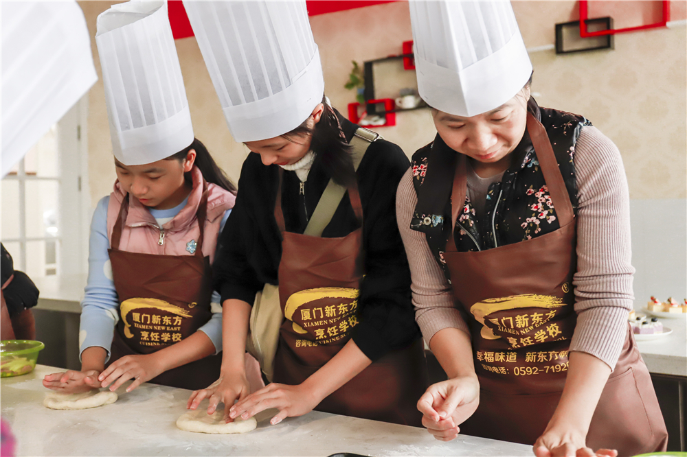 ������������ѧУ�ڶ��ڲ�����ѵ�����չ�