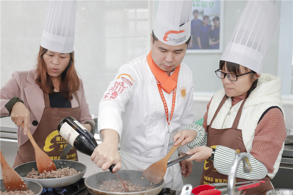 ������������ѧУ�ڶ��ڲ�����ѵ�����չ�