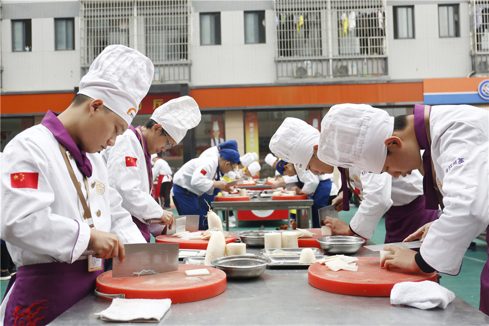 ���˵����׶ο���