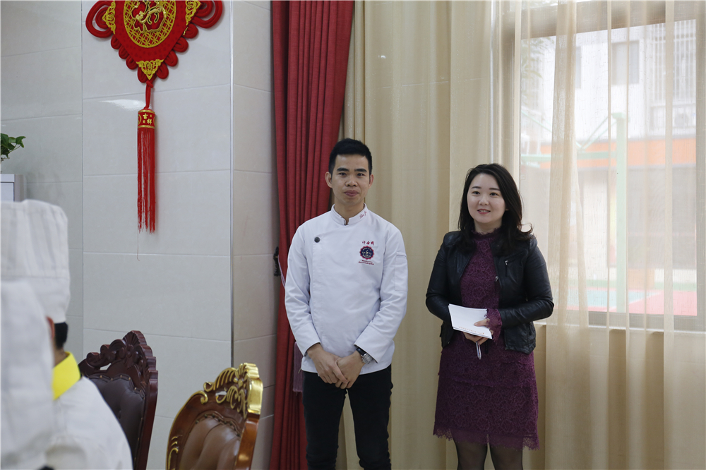 У�������ҵ�ֳ�ǩԼ