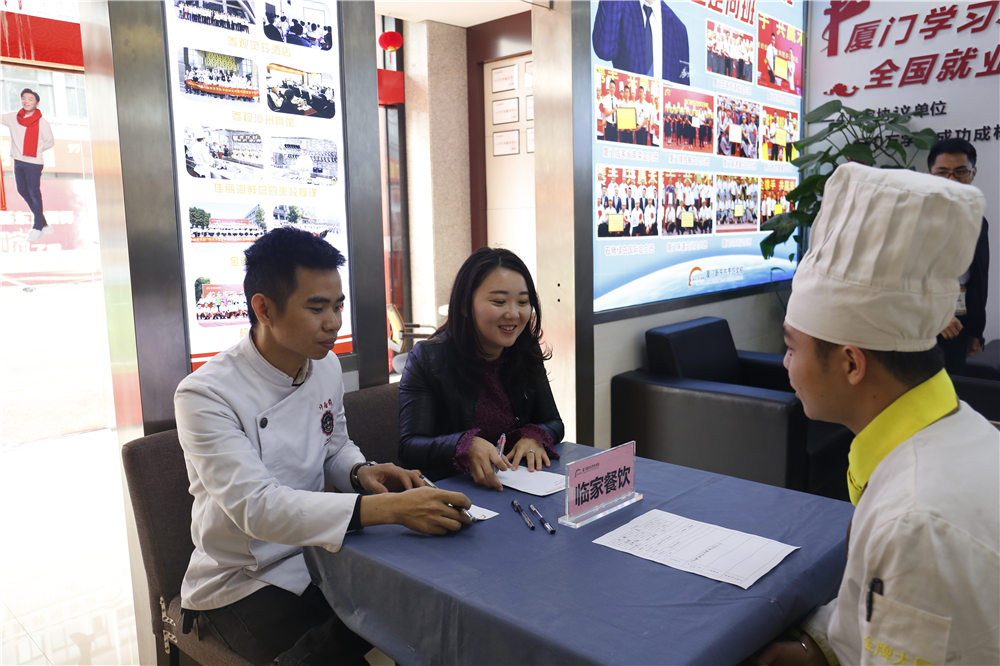 У�������ҵ�ֳ�ǩԼ