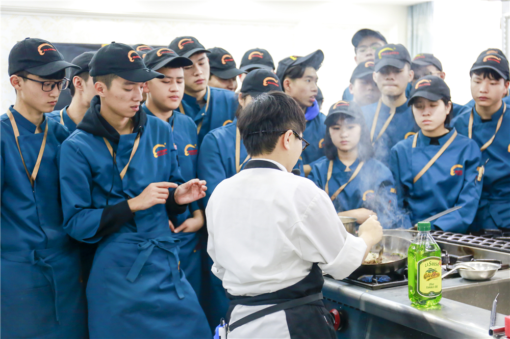 ����������У԰