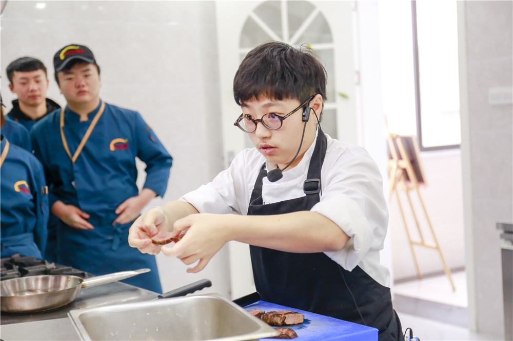 ����������У԰