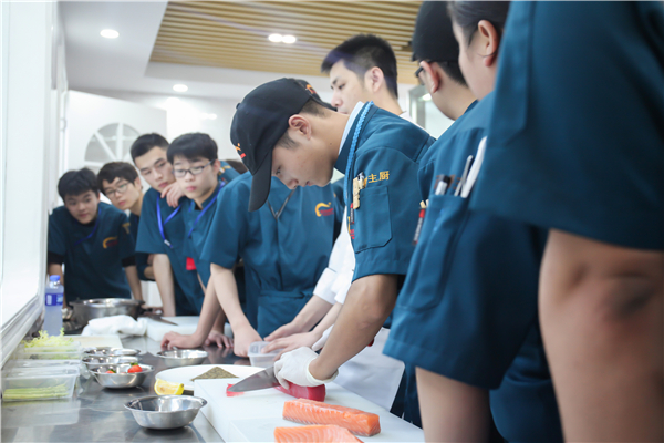 �����¶������ѧУ