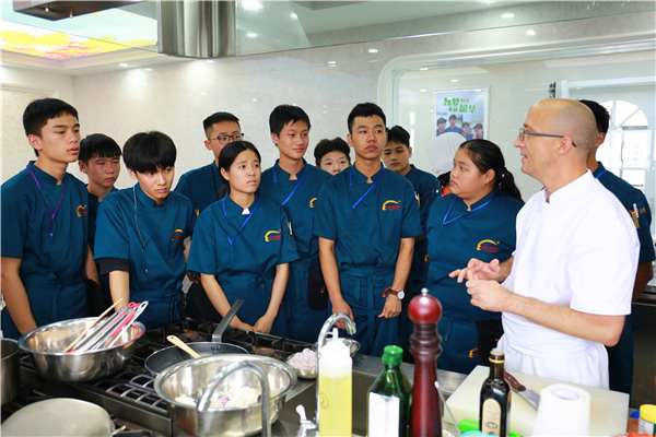 �����¶������ѧУ