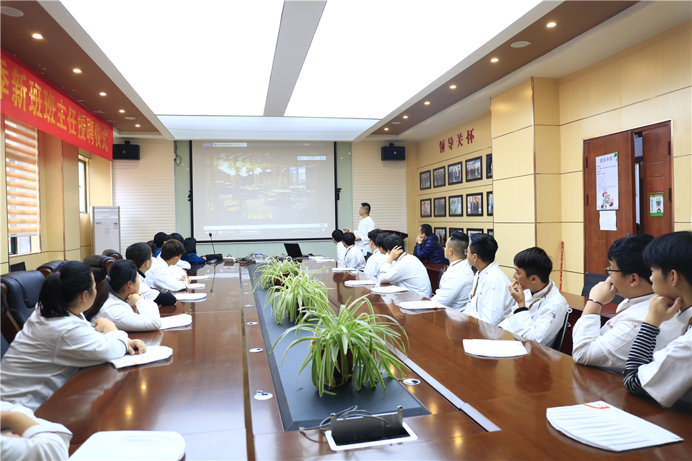 3��6���ܳ���У԰