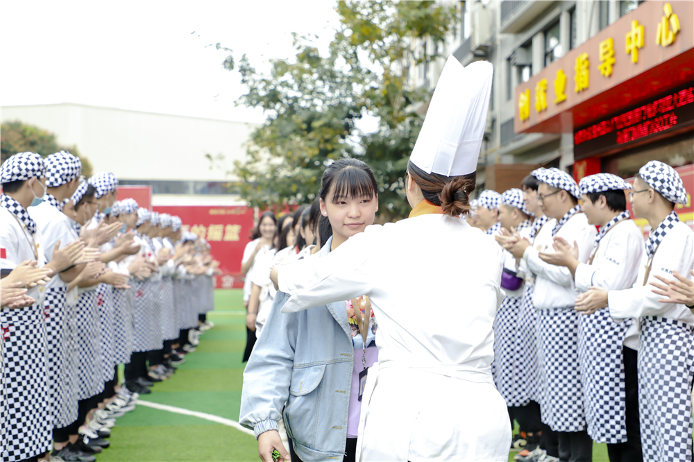 4��12�ձ�ҵ�����ͻ�