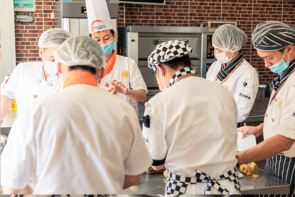 �����¶������ѧУ�±�����