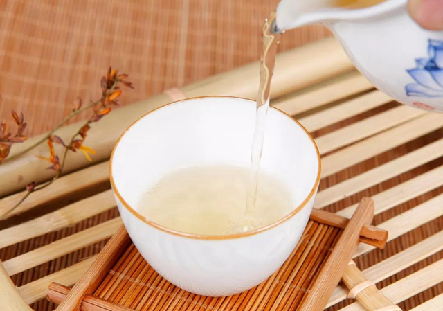 ���������ߴ��ϵ�ĸɻ����������̲�ڸ��ܱȶ��ָ߳�һ�