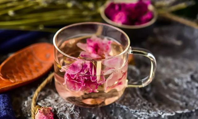 ���������ߴ��ϵ�ĸɻ����������̲�ڸ��ܱȶ��ָ߳�һ�