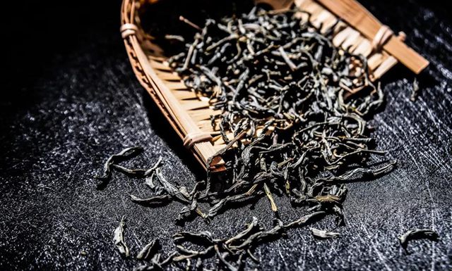 ���������ߴ��ϵ�ĸɻ����������̲�ڸ��ܱȶ��ָ߳�һ�