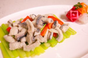 ���۳�����