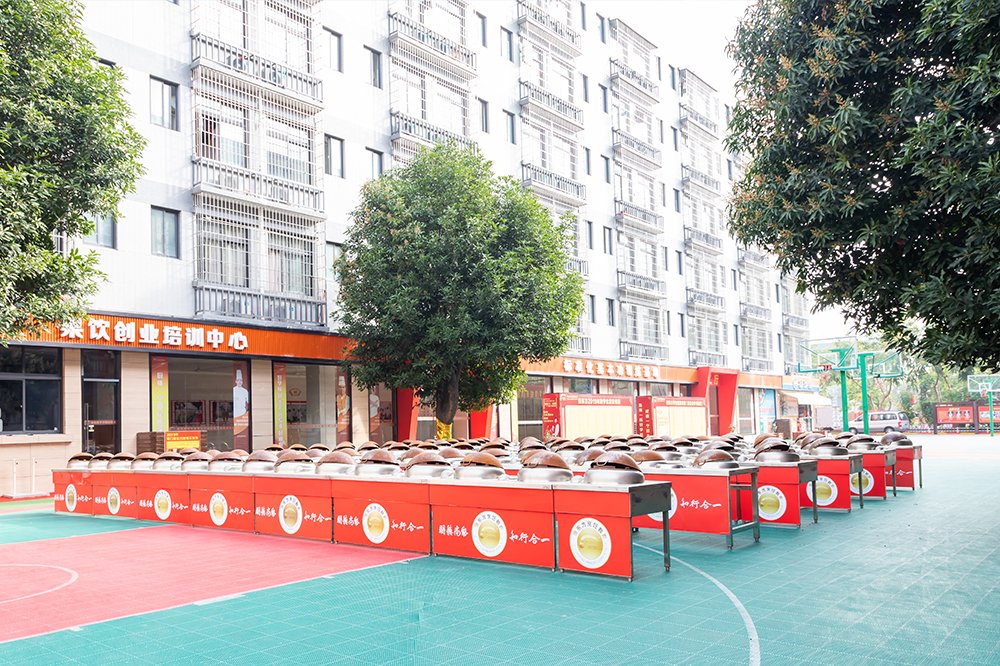 ��Ȼһ�µ�У԰