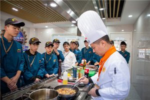 ���ӳɼ������ϣ����ص���ѧ��Ե��ô�죿