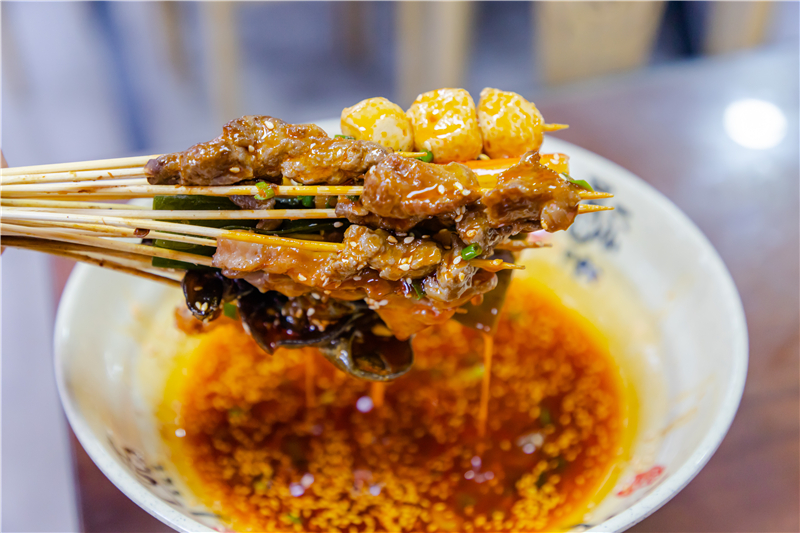 ��ɫ������