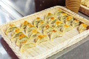 �й��˵���ʹ󲿷ֶ���·��̯�������͵�ϵ�пγ�������