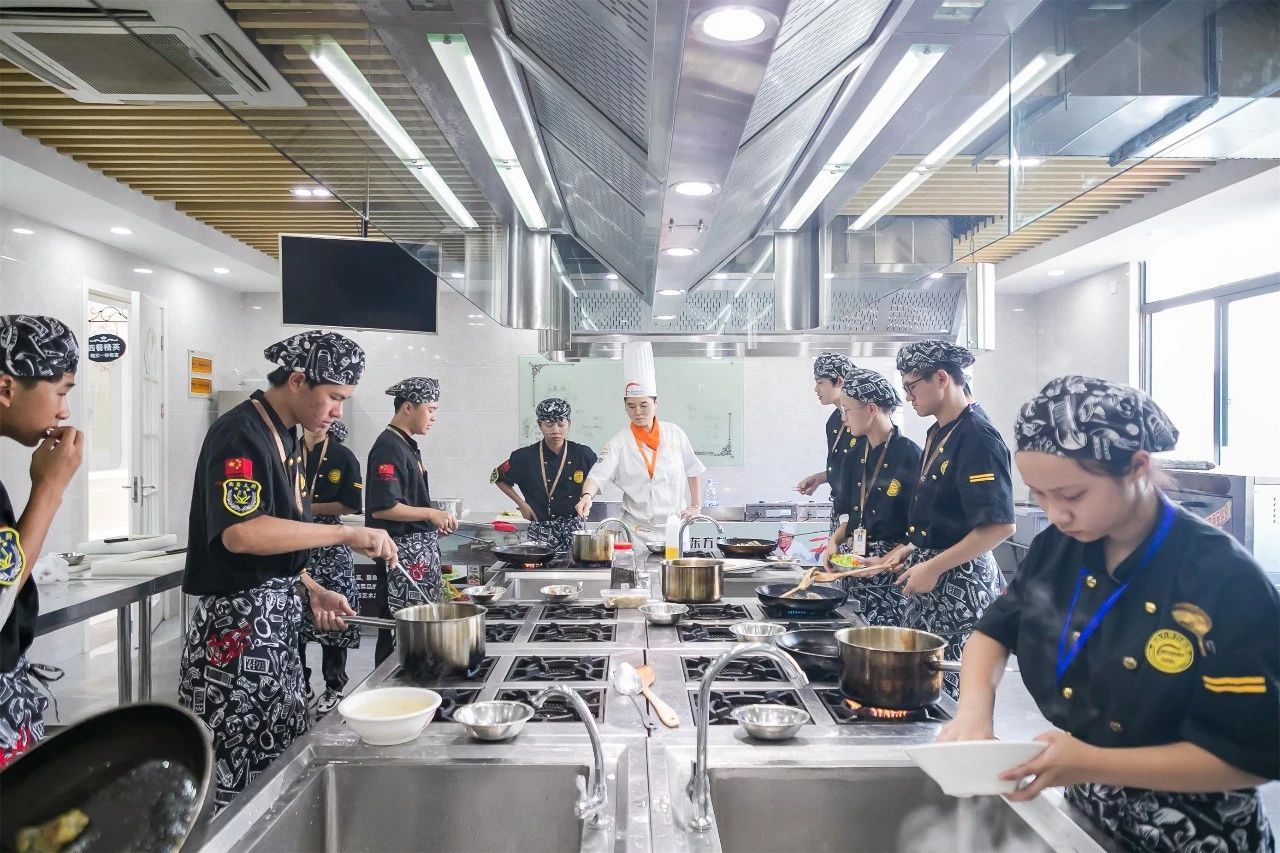 �����¶������ѧУ