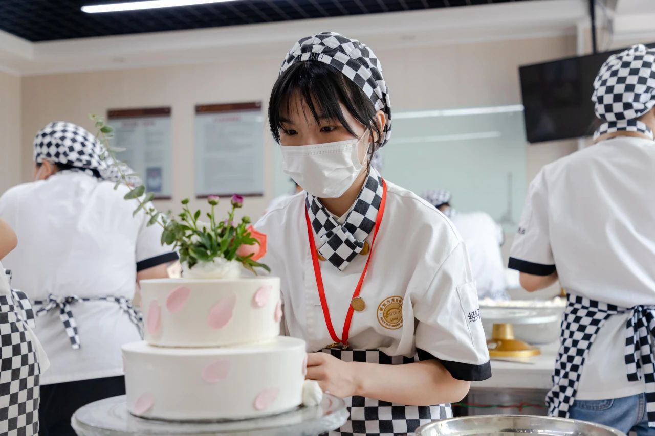 �����¶������ѧУ