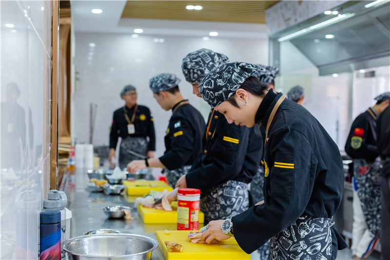 �����¶������ѧУ