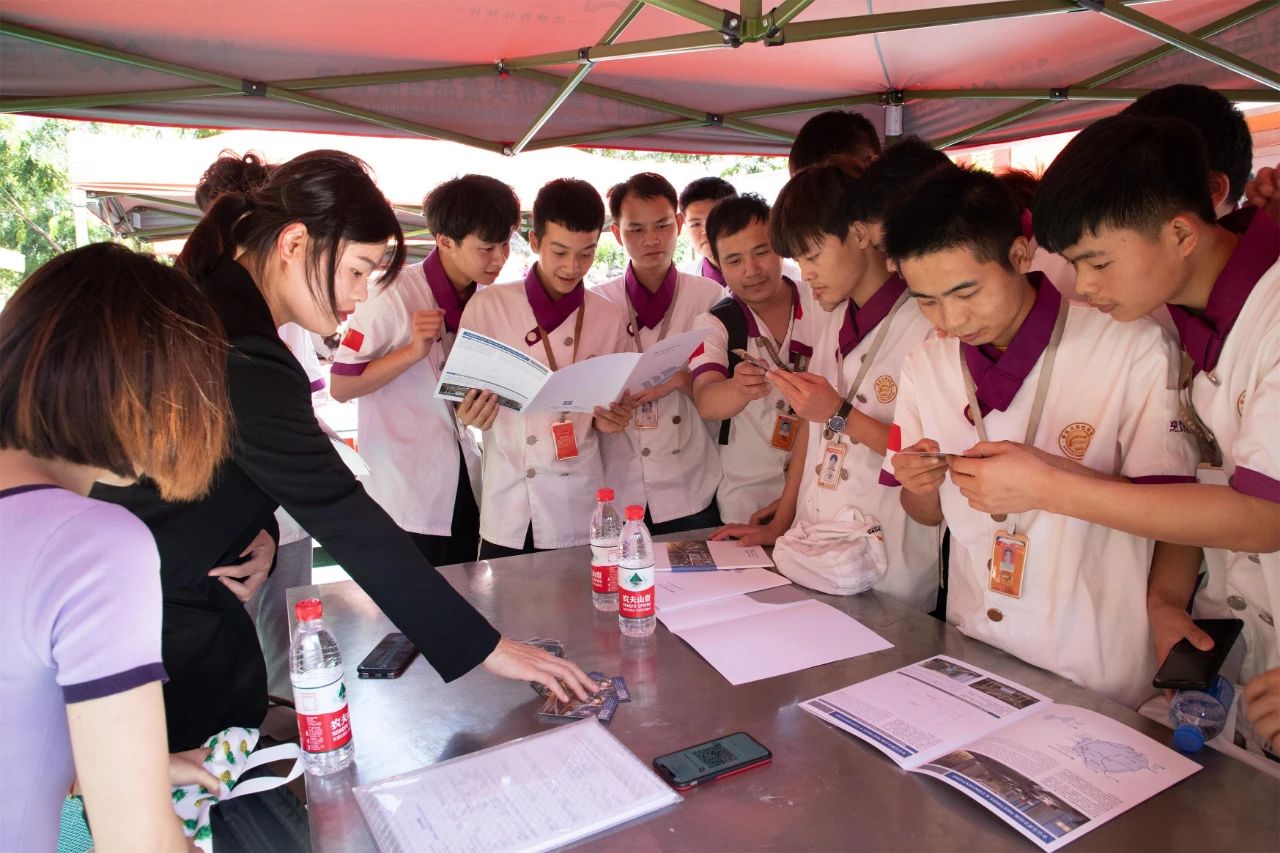 �����¶������ѧУ