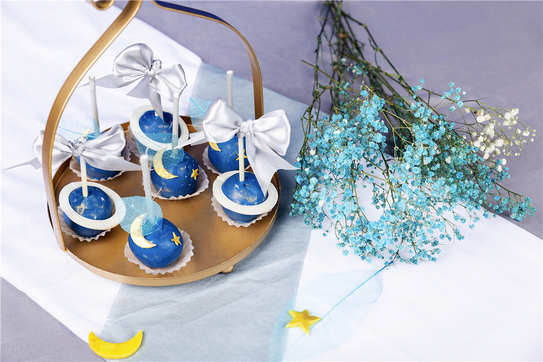 ��ɫ����