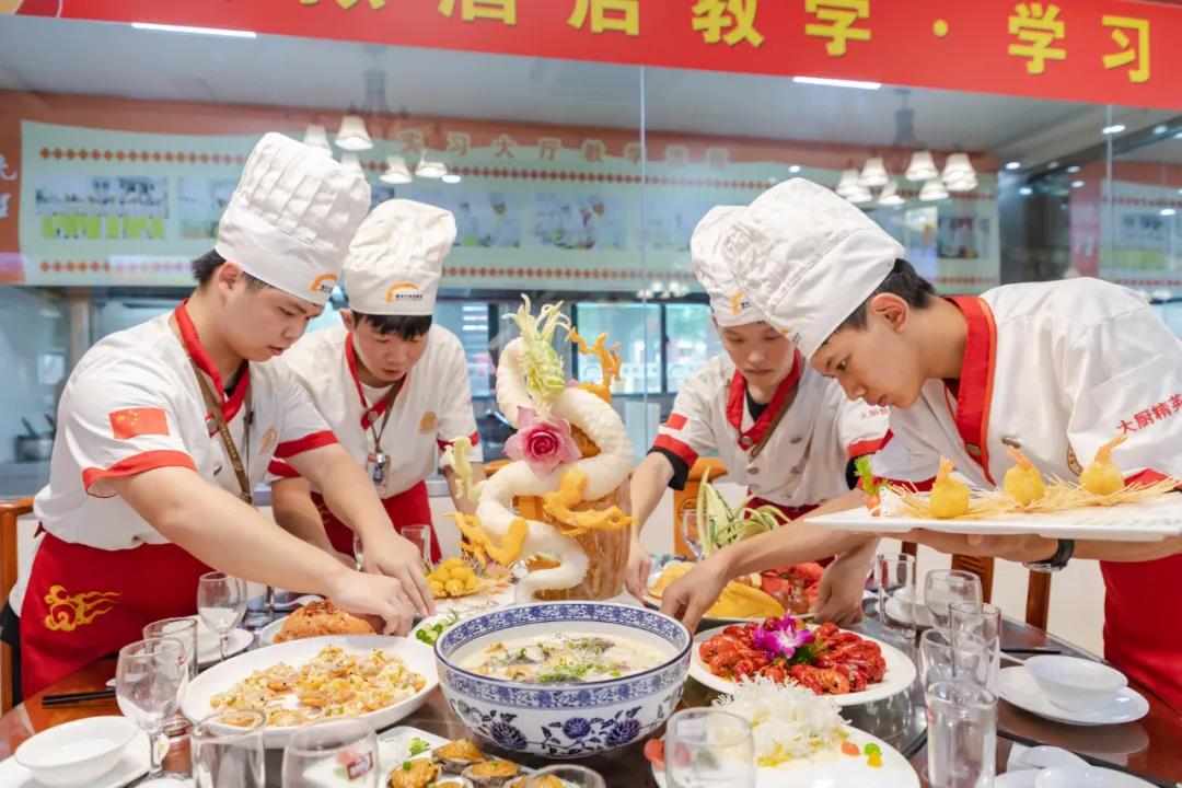 ������ͷ������ʮ�Ž���ϯ��Ƽ��ܴ��� �� ������Ļ��